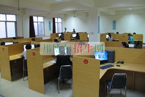 中專(zhuān)計(jì)算機(jī)應(yīng)用技術(shù)怎么考大專(zhuān)