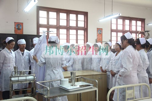 哪個(gè)大專(zhuān)學(xué)校的護(hù)理好