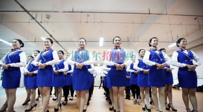 成都哪里有空中乘務(wù)學校