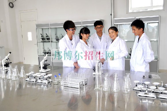 成都高級護理學(xué)校哪里好