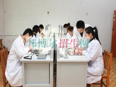 成都有什么口腔醫(yī)學學校