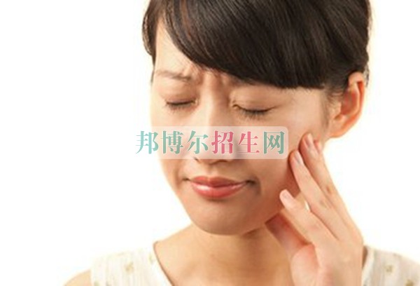 成都口腔醫(yī)學學費