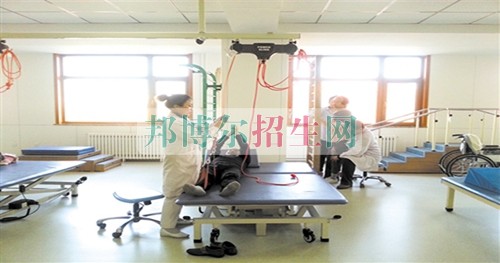 成都哪些大專學(xué)?？祻?fù)治療好
