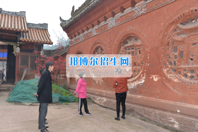 川南幼兒師范高等?？茖W(xué)校黨委書記羅慧帶隊考察孔子文化和校園文化
