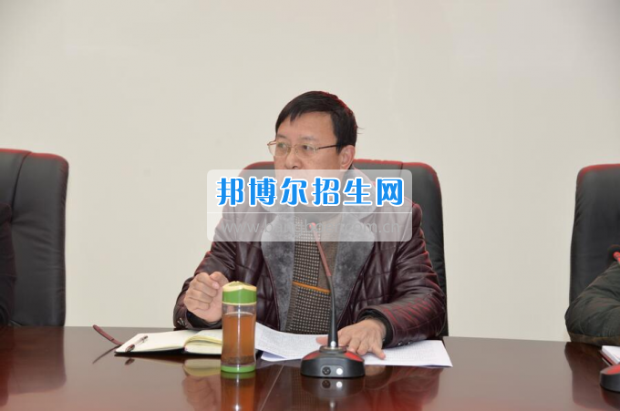 川南幼兒師范高等?？茖W(xué)校召開安全穩(wěn)定工作形勢研判會