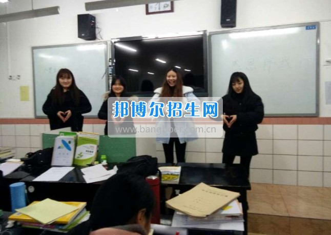川南幼兒師范高等?？茖W(xué)校學(xué)前教育一系開展“感恩”主題系列教育活動