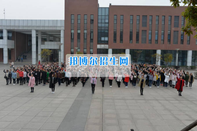 川南幼兒師范高等?？茖W(xué)校開展“感恩”主題教育活動培養(yǎng)學(xué)生良好道德品質(zhì)