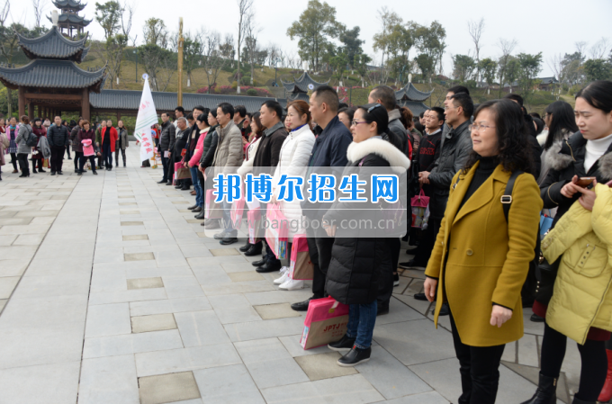 川南幼兒師范高等?？茖W(xué)校舉行慶祝國際勞動婦女節(jié)活動