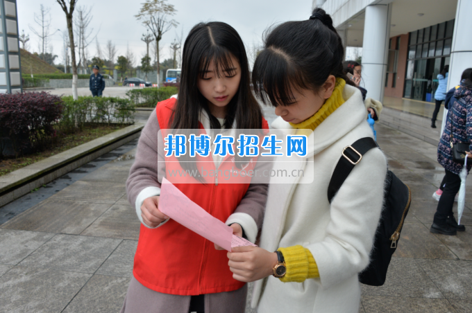 川南幼兒師范高等?？茖W(xué)校舉行“3·15”消費(fèi)者權(quán)益日宣傳活動(dòng)
