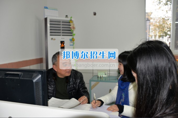 川南幼兒師范高等?？茖W校2017質(zhì)量年：撲下身子抓落實