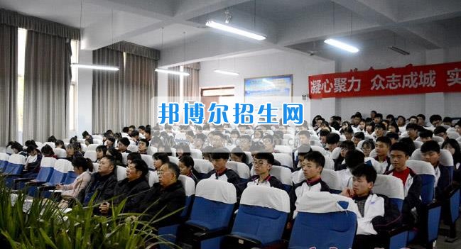 南充市建華職業(yè)中學開展“黨史國史進校園”主題宣講活動