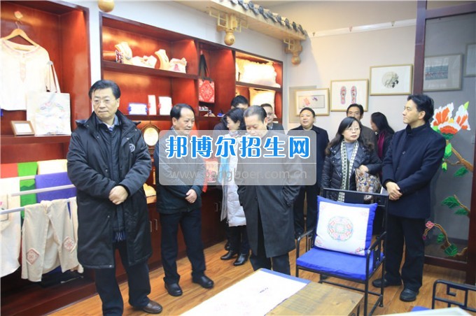 四川音樂學(xué)院黨委書記、院長林戈爾教授一行到川北幼兒師范高等?？茖W(xué)校考察