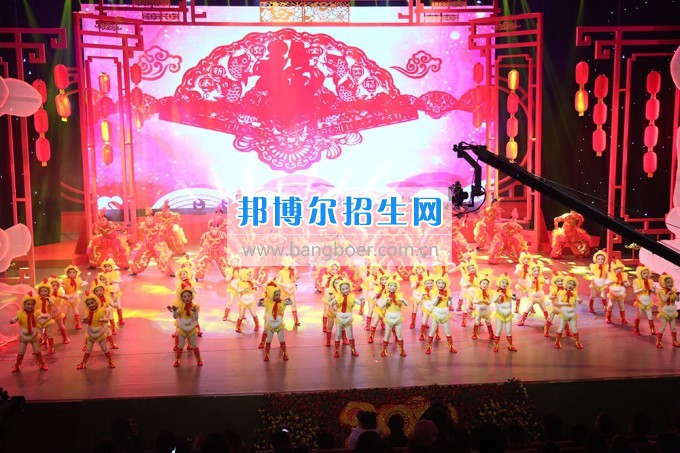 川北幼兒師范高等?？茖W(xué)校參演廣元春晚 服務(wù)地方文化