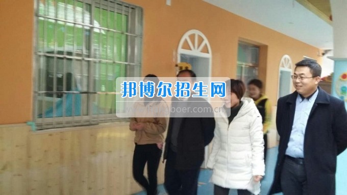 南充師范學校蔡禮儒校長赴高坪、嘉陵參加實習就業(yè)基地掛牌并看望實習生