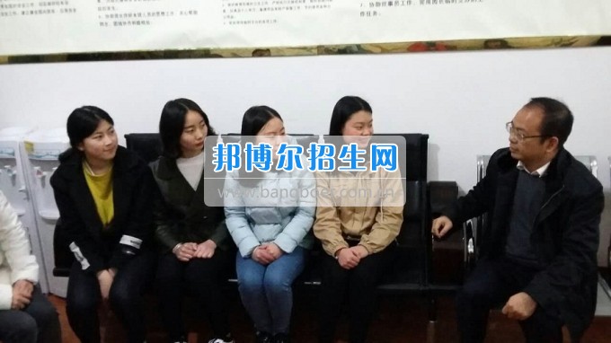 南充師范學校蔡禮儒校長赴高坪、嘉陵參加實習就業(yè)基地掛牌并看望實習生