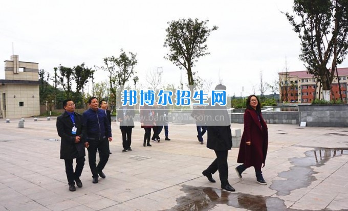四川省外僑辦中日會(huì)館副館長劉勇一行蒞臨瀘州市職業(yè)技術(shù)學(xué)校調(diào)研