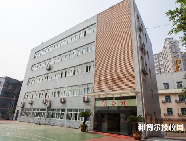 重慶建筑高級技工學校2020年報名條件、招生要求、招生對象