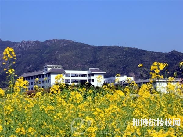 樂清市雁蕩山旅游學(xué)校2020年報(bào)名條件、招生要求、招生對(duì)象