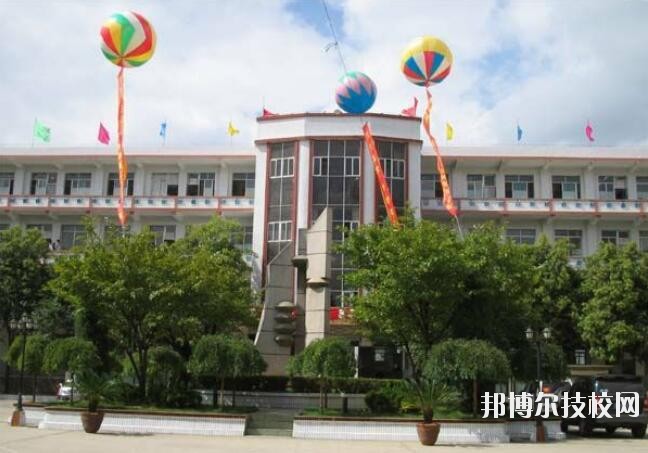 畢節(jié)財貿(mào)學(xué)校2020年報名條件、招生要求、招生對象