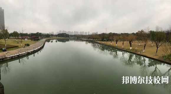 鄞州職業(yè)教育中心學校2020年學費、收費多少