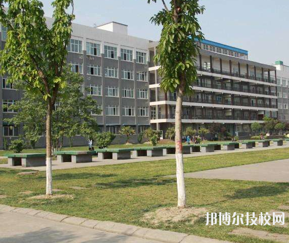 重慶紡織技工學(xué)校2020年報(bào)名條件、招生要求、招生對象