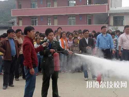 安龍職業(yè)技術(shù)學校怎么樣、好不好