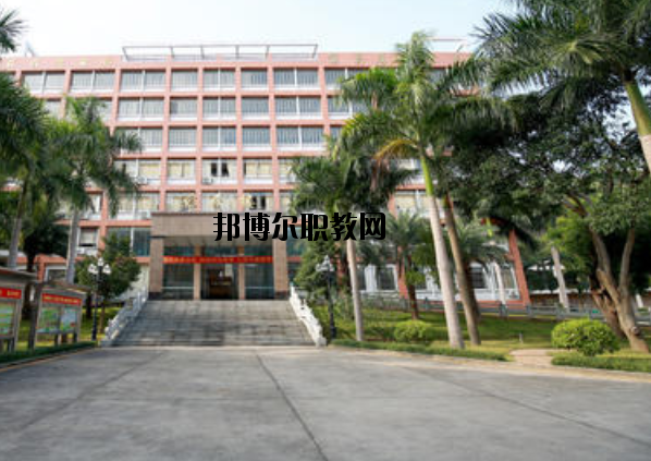 重慶華陽技工學(xué)校2020年報(bào)名條件、招生要求、招生對(duì)象