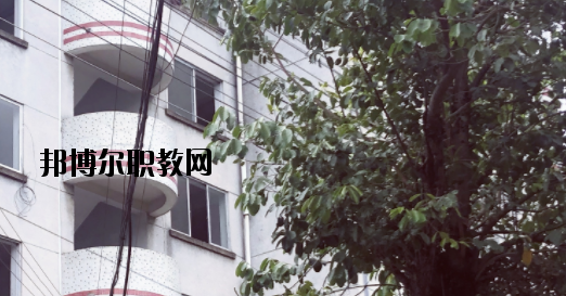 廣西工貿(mào)職業(yè)技術(shù)學(xué)校2020年報名條件、招生要求、招生對象 