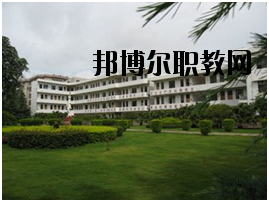 文山七都職業(yè)學(xué)校2020年招生辦聯(lián)系電話(huà)