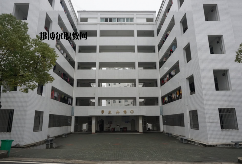 羅田理工中等專(zhuān)業(yè)學(xué)校2020年招生辦聯(lián)系電話