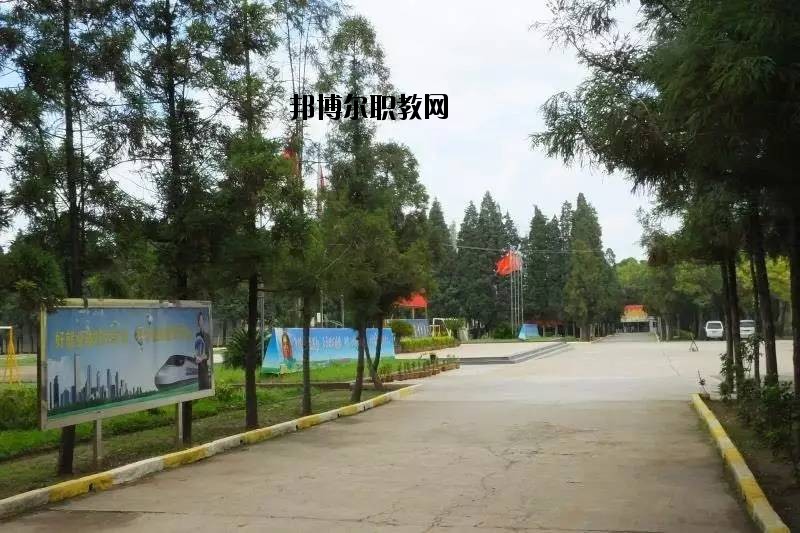 富寧縣民族職業(yè)高級中學(xué)2020年報名條件、招生要求、招生對象