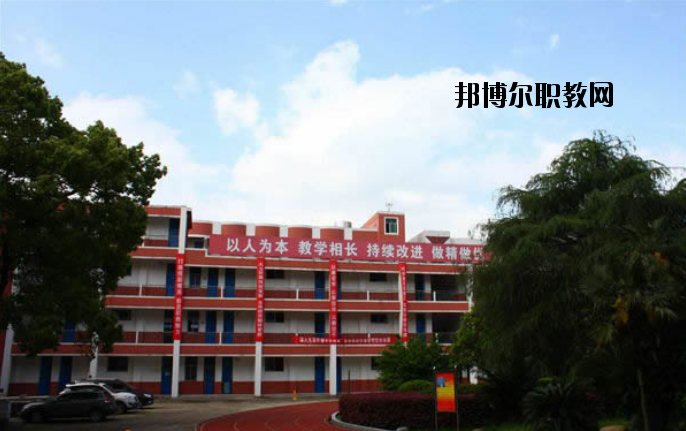 江西建筑工業(yè)學(xué)校2020年報名條件、招生要求、招生對象