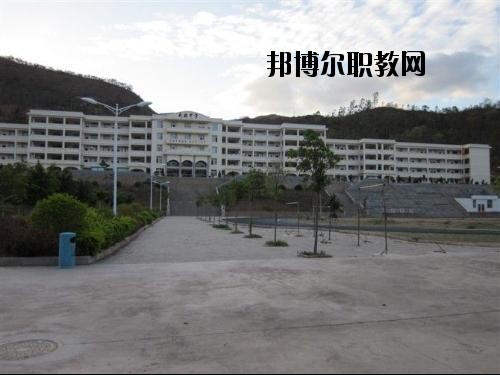 保山隆陽區(qū)職業(yè)技術(shù)學(xué)校2020年學(xué)費(fèi)、收費(fèi)多少