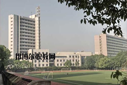 南充工業(yè)職業(yè)技術(shù)學(xué)校2020年報名條件、招生要求、招生對象