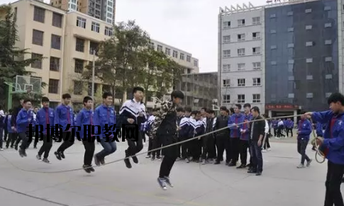 蘭州鐵路技工學(xué)校2020年學(xué)費(fèi)、收費(fèi)多少