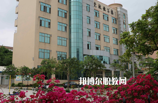 湛江海濱職業(yè)技術學校2020年報名條件、招生要求、招生對象