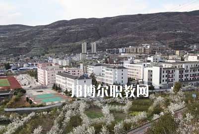 漢源縣職業(yè)高級(jí)中學(xué)2020年報(bào)名條件、招生要求、招生對(duì)象