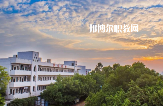 廣州市南沙區(qū)嶺東職業(yè)技術(shù)學(xué)校2020年報(bào)名條件、招生要求、招生對(duì)象