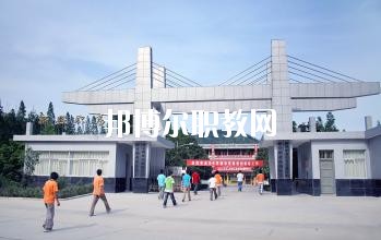 新縣千斤職業(yè)高級中學2021年報名條件、招生要求、招生對象