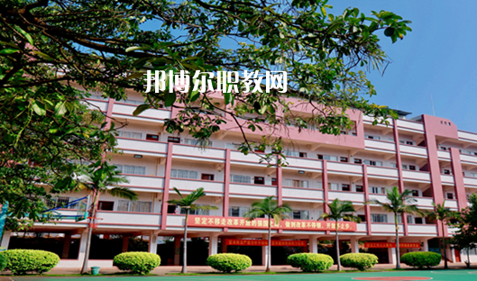 肇慶廣寧衛(wèi)生中等職業(yè)技術(shù)學(xué)校2021年報名條件、招生要求、招生對象