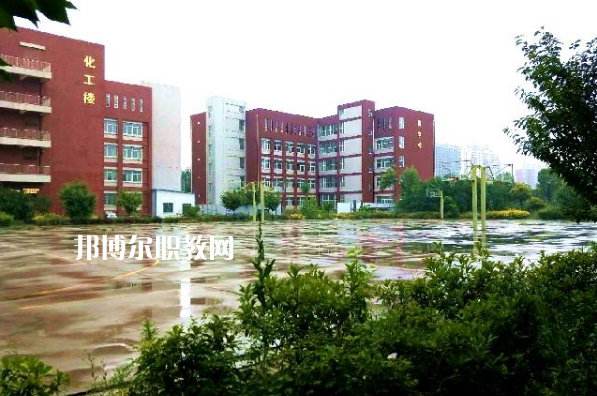 西北工業(yè)學校2021年招生辦聯(lián)系電話