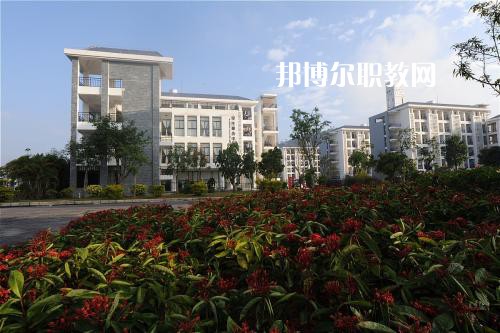 普洱農(nóng)業(yè)學(xué)校2021年報名條件、招生要求、招生對象
