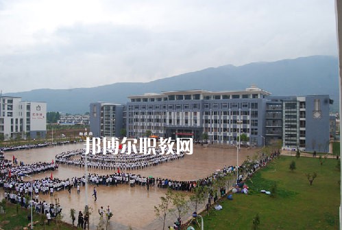 麗江民族中等專業(yè)學(xué)校2021年學(xué)費(fèi)、收費(fèi)多少