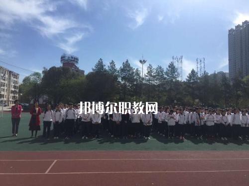 新疆石河子衛(wèi)生學(xué)校2021年招生辦聯(lián)系電話(huà)