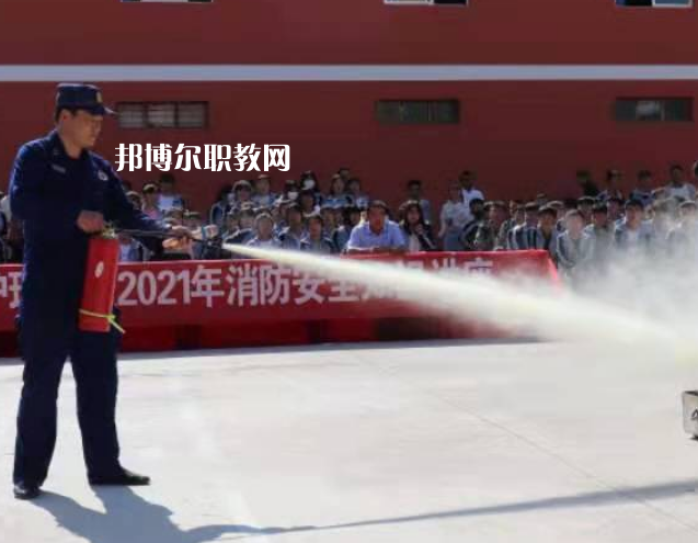 定西隴中護(hù)理學(xué)校2022年報(bào)名條件、招生要求、招生對象