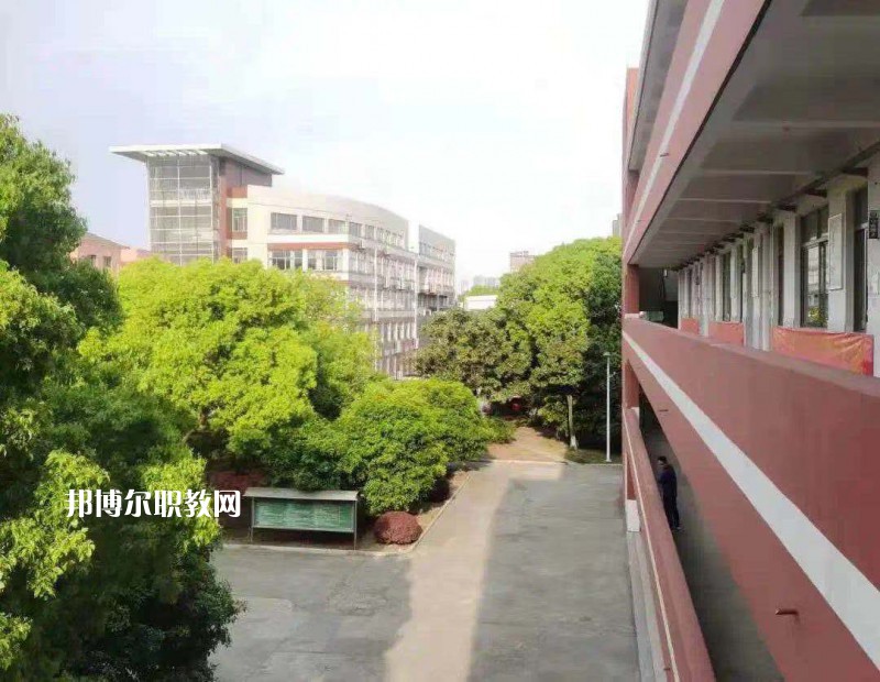 江陰商業(yè)中等專業(yè)學校2022年報名條件、招生要求、招生對象