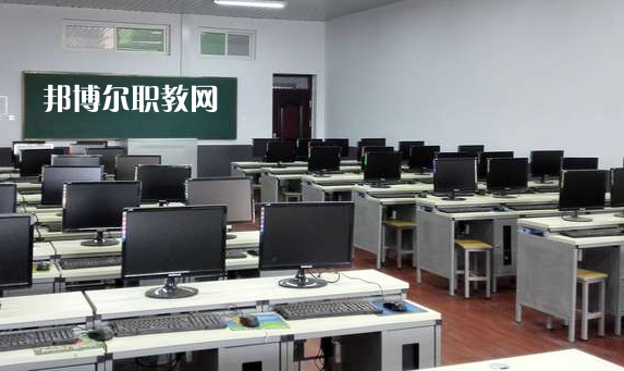 杭州2022年計算機學(xué)校有男生嗎