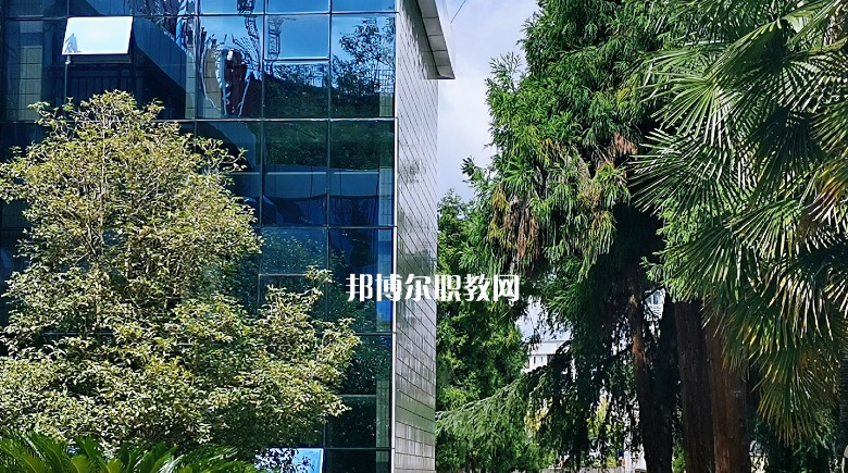 盤州市技工學校網(wǎng)站網(wǎng)址