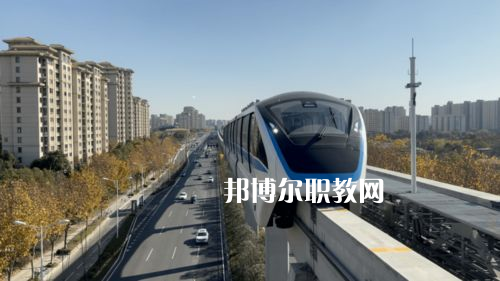 蘭州2022年中專軌道交通學(xué)?？即髮? width=