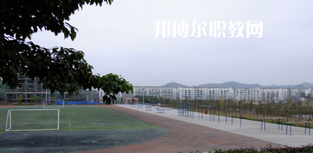 閬中江南高級(jí)職業(yè)中學(xué)怎么樣，好不好